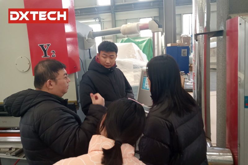 1530FL-2KW-Metal-Sheet-Laser-Cutting-Machine-and-Press-Brake-Machine-for-sale-in-Indonesia(1)