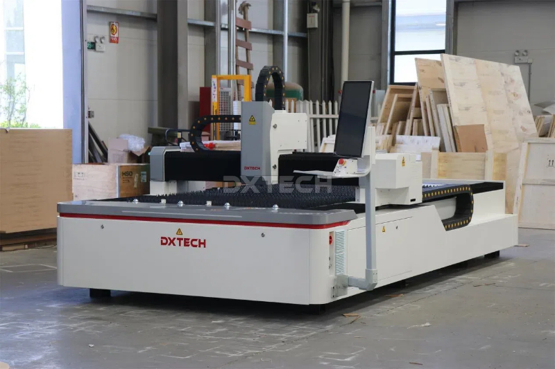 DXTECH 1530FL 1500W Fiber Laser Cutting Machine Shipped to Venezuela-1