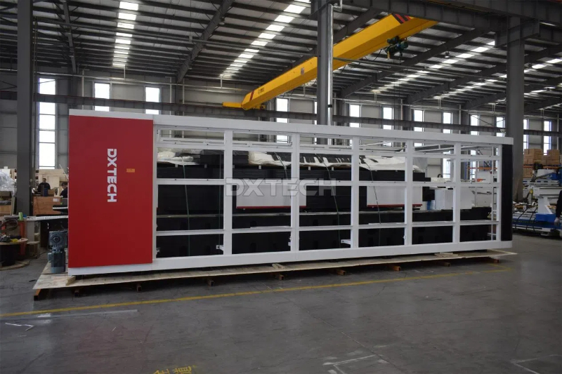 dxtech 2060sg full cover fiber laser cutting machine shipped to armenia(am)-3