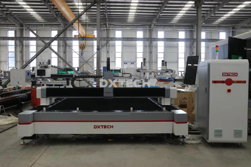 dxtech 4020l series large format fiber laser cutting machine shipped to america(usa) (1)