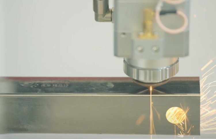 fiber laser cutting machine tube and plate laser cutting stainless steel sheet