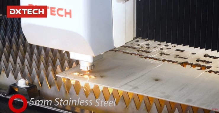 full enclosed fiber laser cutting machine fiber laser cutting machine 1530