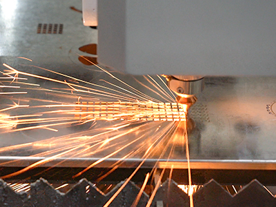 how does the laser cutter work