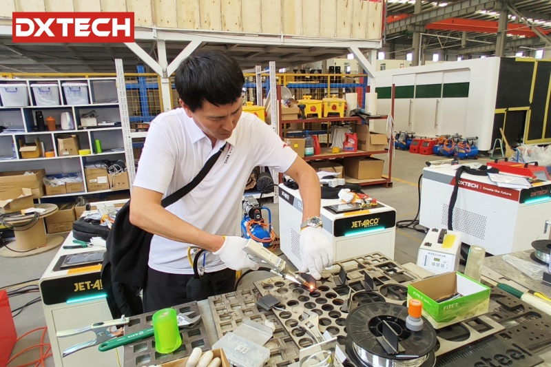 Kyrgyzstan Customer Visited DXTECH and Ordered 3KW 1530FP Metal Sheet Fiber Laser Cutting Machine2