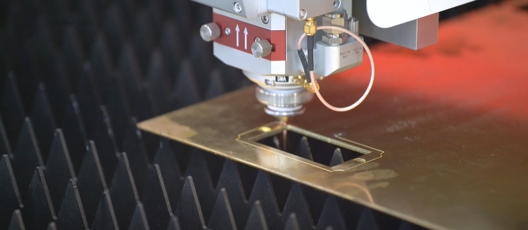 small fiber laser cutting machine price small laser metal cutting machine price